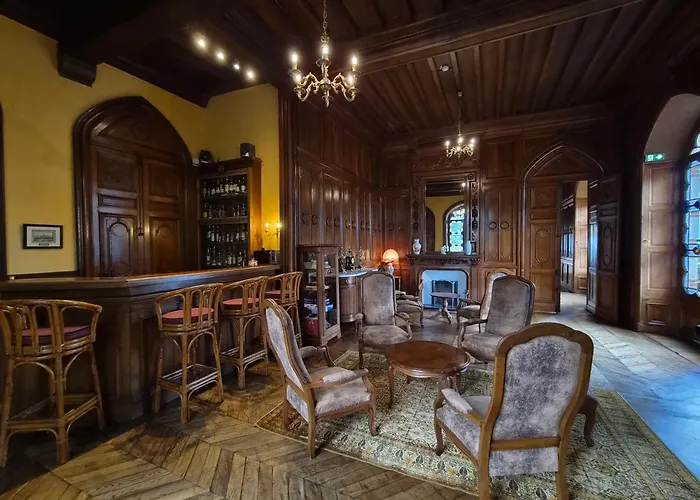 Chateau De Maulmont